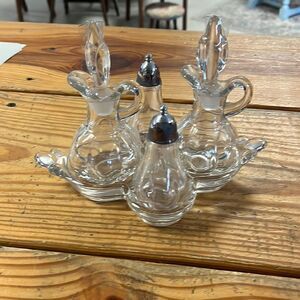Crystal cruet set 